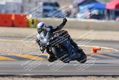 media/Dec-18-2022-SoCal Trackdays (Sun) [[8099a50955]]/Turn 2 (950am)/